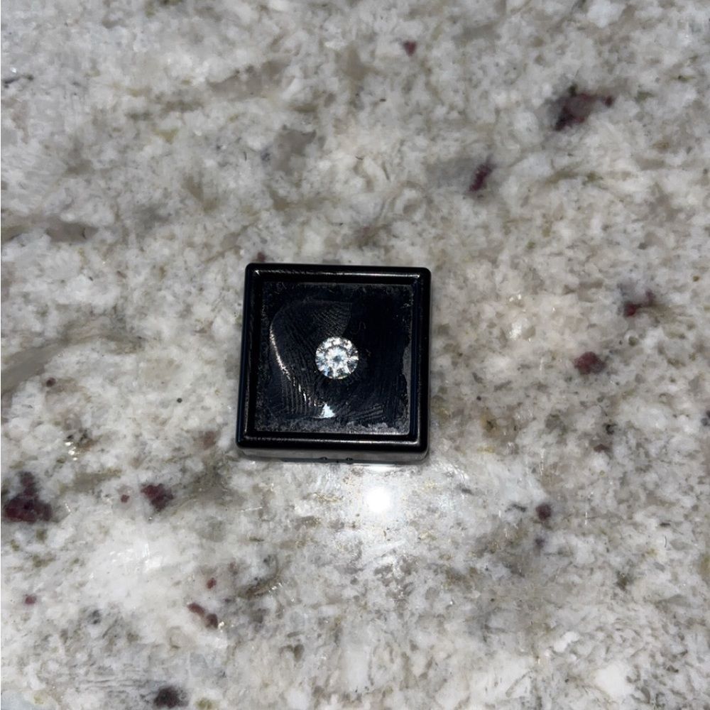 Moissanite Diamond Stone 1 Carat VVS1 Grade D - Picture 4 of 4